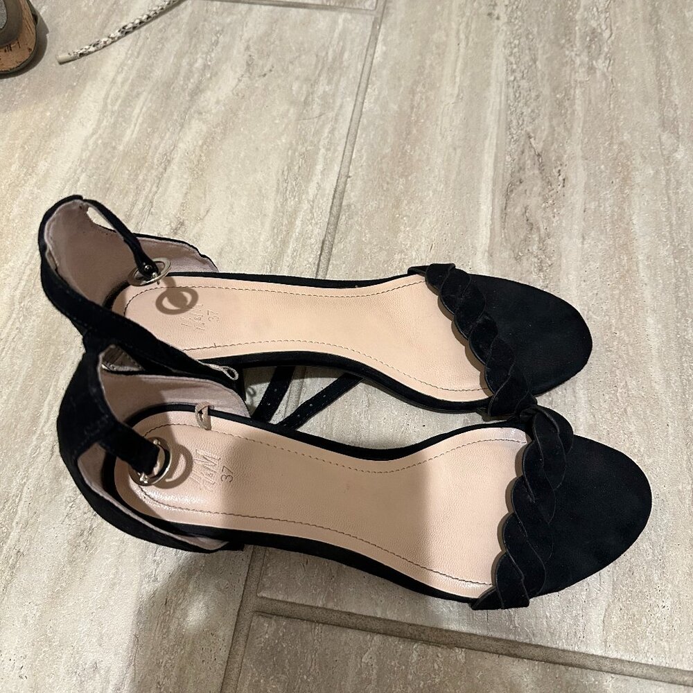 Womens Size 6.5 Black H&M low block heel